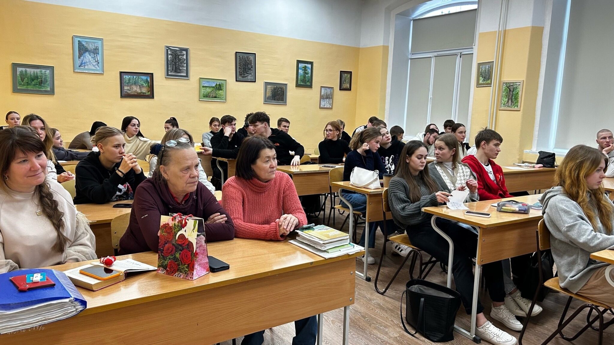 лидер в коллективе. профессиональная адаптивность. гибкий подход. гибкость в бизнесе. карьерный успех.